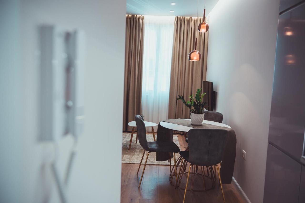 Tam Skanderbeg Square City Center Apartment No2 Tiranë Ngoại thất bức ảnh