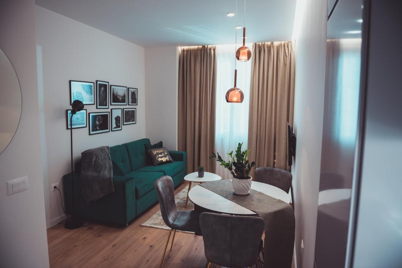 Tam Skanderbeg Square City Center Apartment No2 Tiranë Ngoại thất bức ảnh