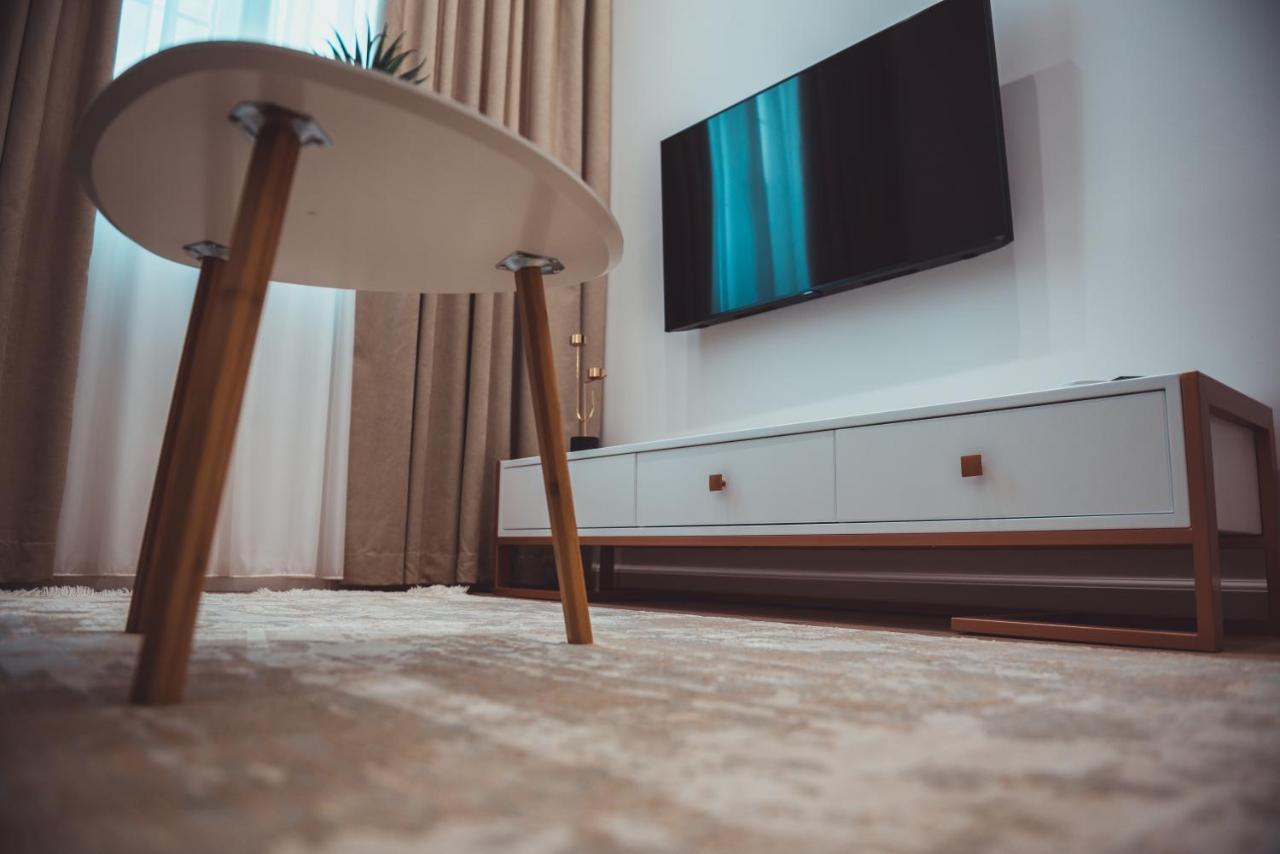 Tam Skanderbeg Square City Center Apartment No2 Tiranë Ngoại thất bức ảnh