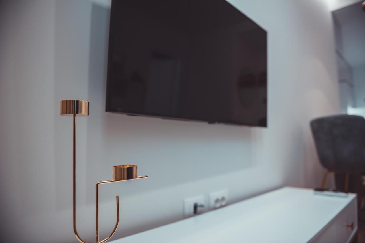 Tam Skanderbeg Square City Center Apartment No2 Tiranë Ngoại thất bức ảnh