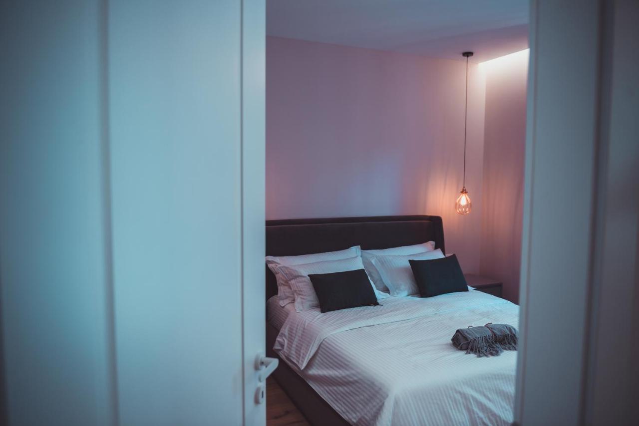 Tam Skanderbeg Square City Center Apartment No2 Tiranë Ngoại thất bức ảnh