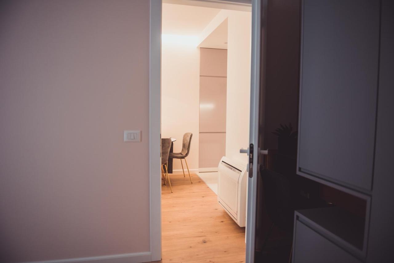 Tam Skanderbeg Square City Center Apartment No2 Tiranë Ngoại thất bức ảnh